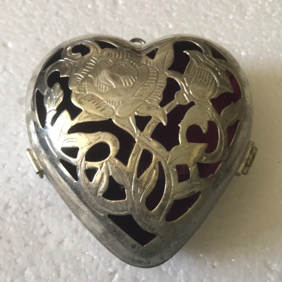 Vintage Lenox heart box ornament - Picture 2 of 4